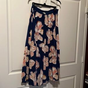 Maxi Skirt - size L